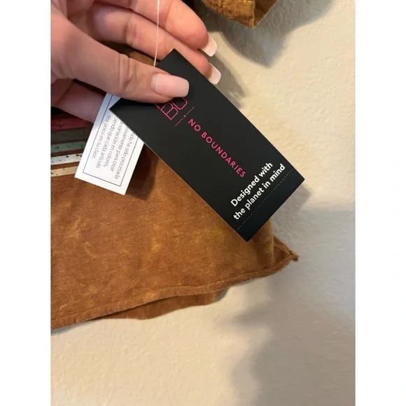 No Boundaries | Burnt Orange Brown Graphic Tee with Distressed Desert Print - Picture 3 of 7